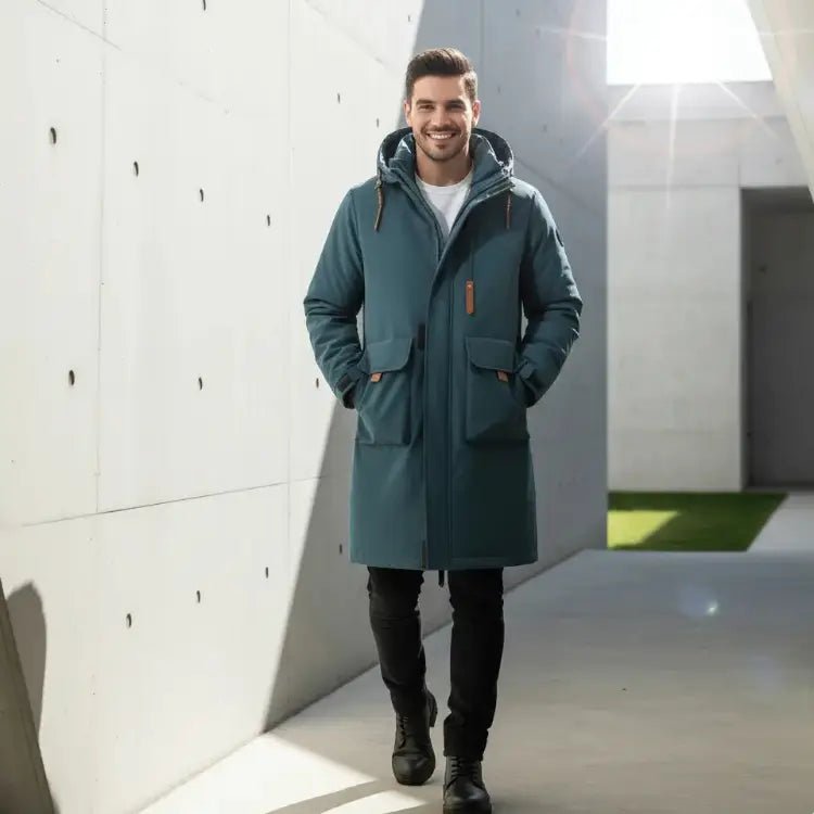 Parka homme polyvalente 2025, moderne et stylée, offrant protection et élégance dans un environnement urbain. Image