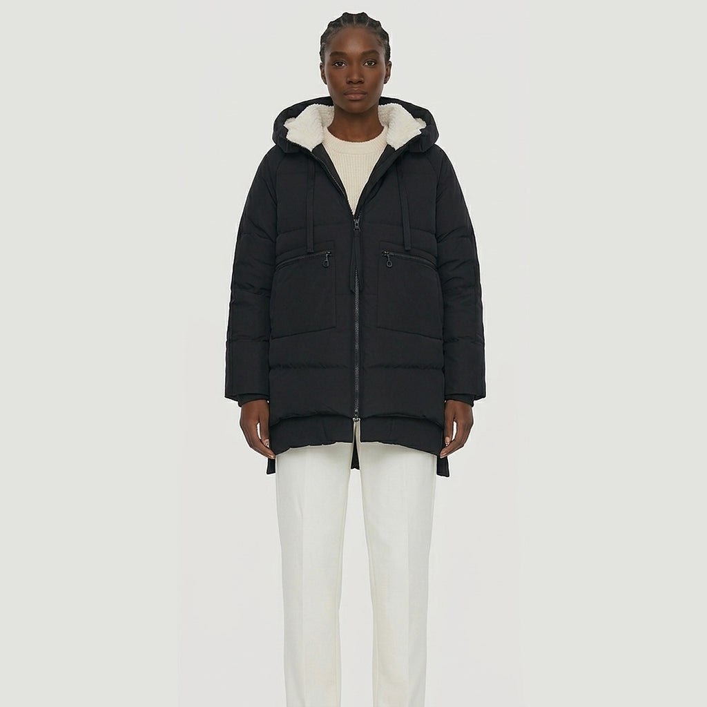 Doudoune femme mi-longue à capuche noire, doublure sherpa écrue, coupe oversize – La Banquise