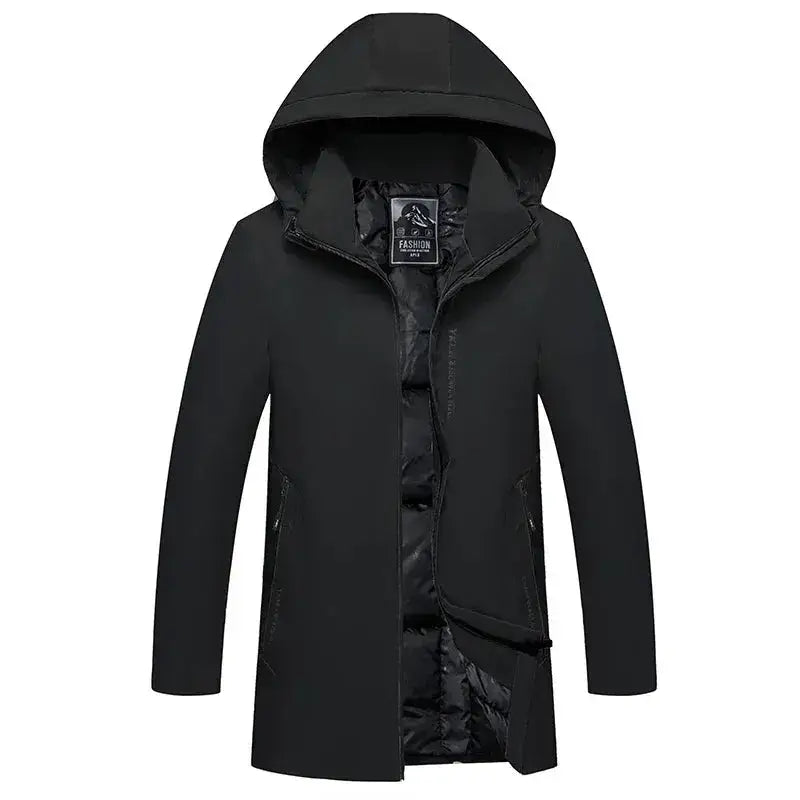 Parka longue homme coupe slim noire avec capuche, style minimaliste et coupe ajustée.