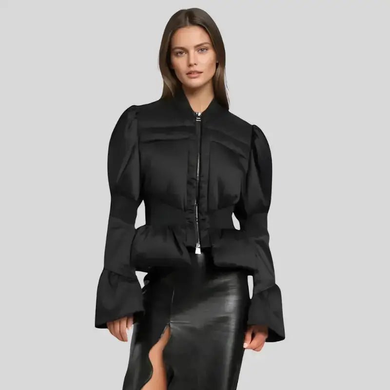 Parka femme cintrée à manches bouffantes en noir, style sophistiqué et moderne, parfaite pour le quotidien.