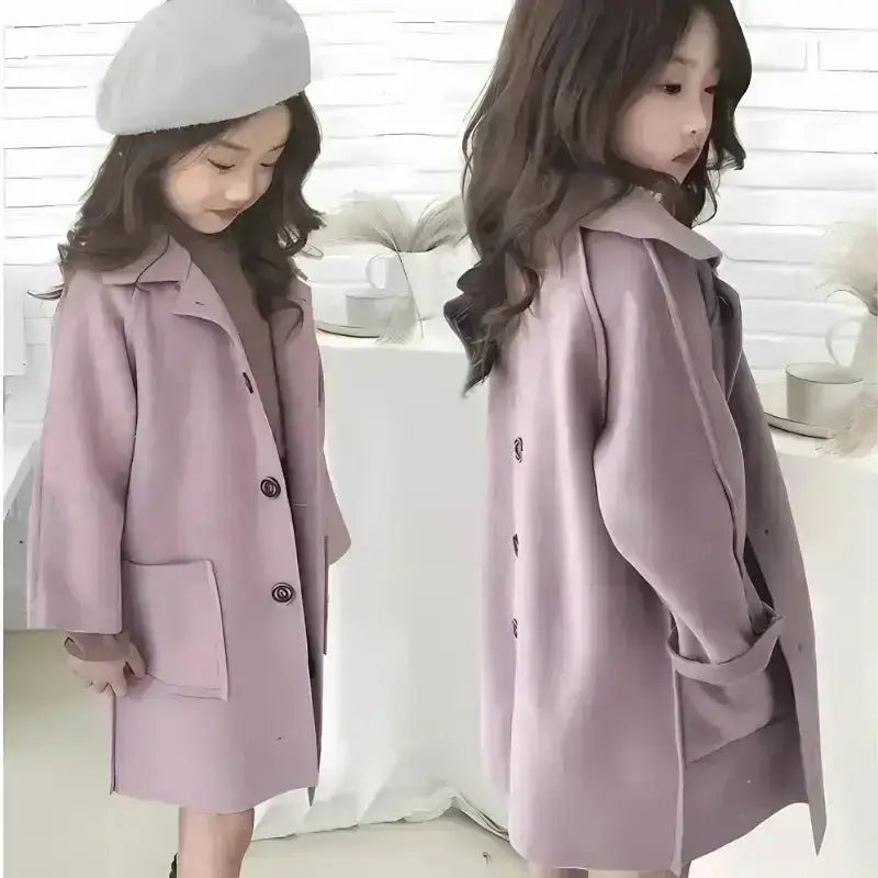 Parka fille 8 ans avec capuche en rose, disponible pour les sorties et activités de saison.
