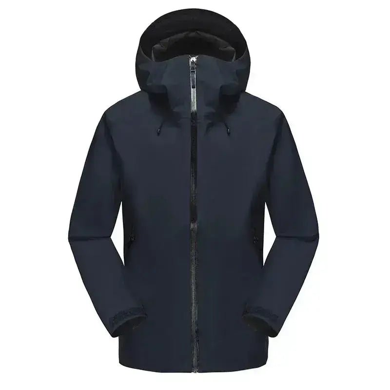 Parka homme imperméable en couleur marine avec capuche intégrée et poches fonctionnelles.